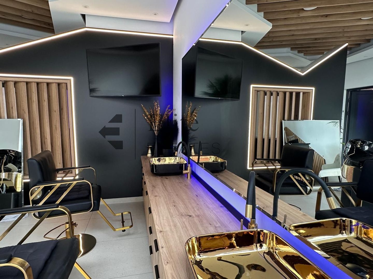 Salon lux de inchiriat in cartierul Nufarul, Oradea - Poză 2