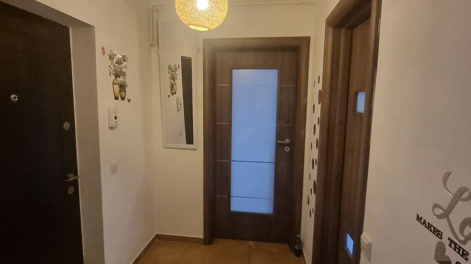 Apartament 2 camere, in Vila. Curte. Centrala. Parcare. Aparatorii Patriei. - Poză 8