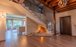 Proprietate exclusivista de vanzare: 2 case | 9 camere | 2000 mp teren - Poză 9