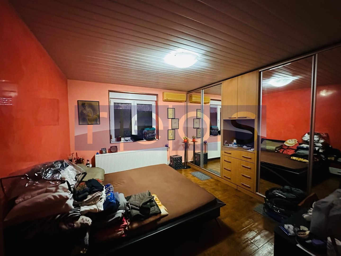 VILA DE VANZARE PE LAC | CREVEDIA | 7 CAMERE - Poză 24