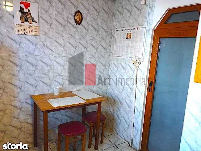 Apartament 3 camere decomandat Moinesti - Gorjului - Poză 7