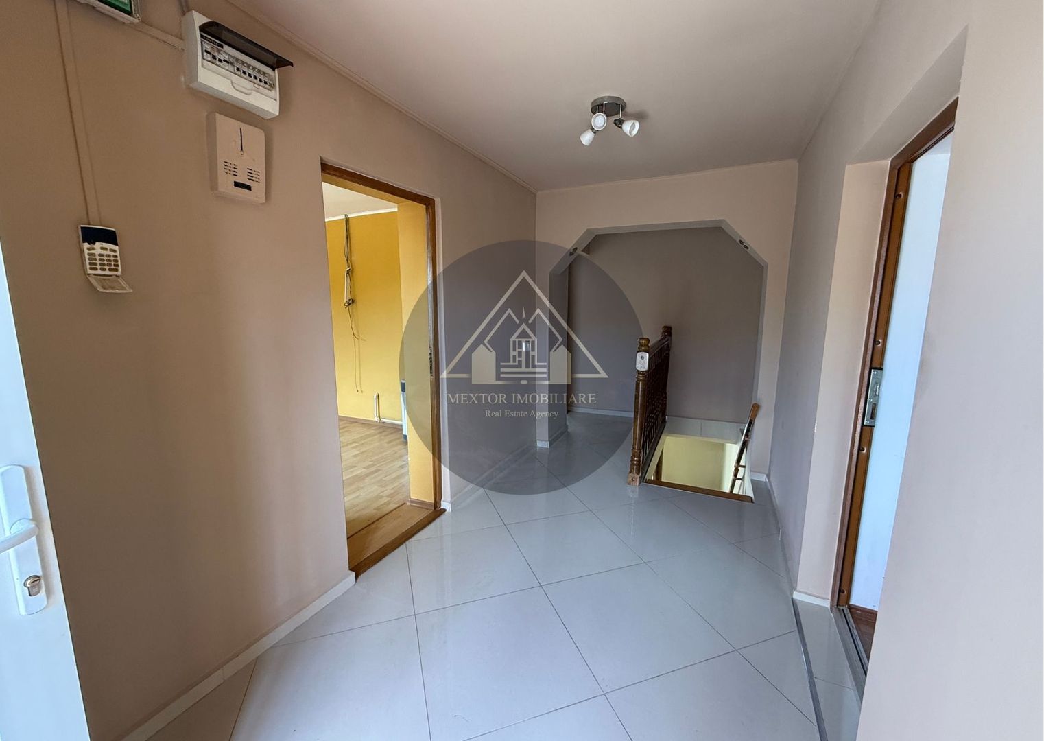 Casa de 3 camere, Medias. - Poză 9