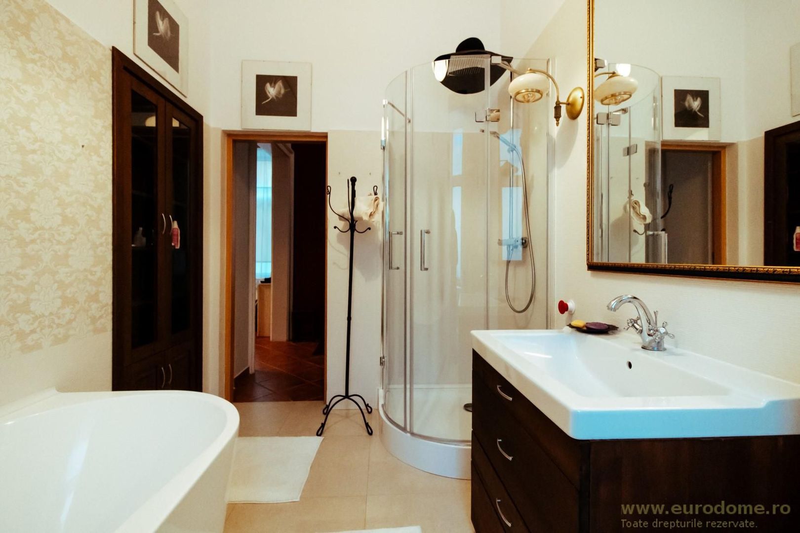 Piata Sfatului, apartament  deosebit, luminos, cu priveliște frumoasă - Poză 9