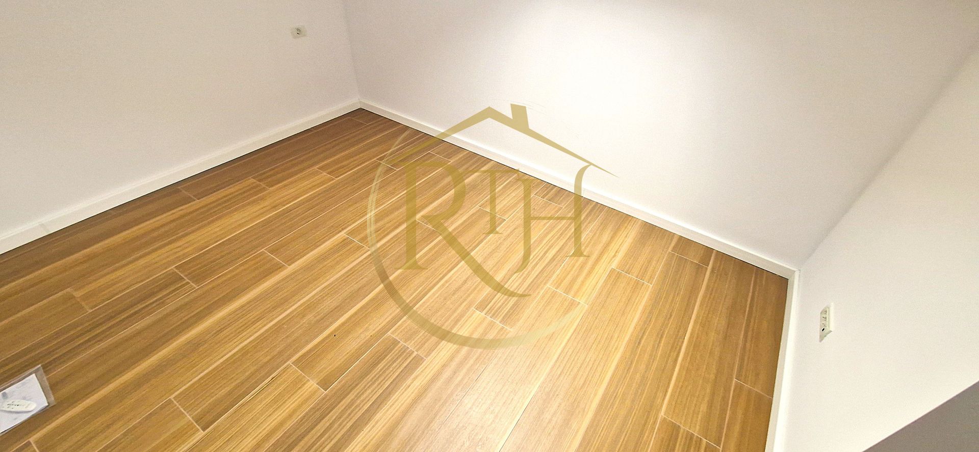 Apartament SAD de închiriat într-un triplex  – locuință sau diverse activități - Poză 13