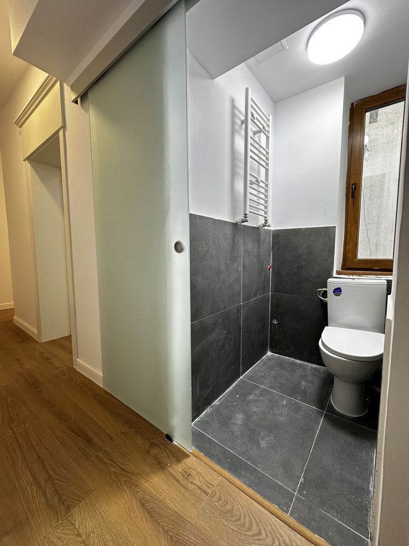 Magheru: 5 camere cu băi proprii – ideal business sau birouri - Poză 6