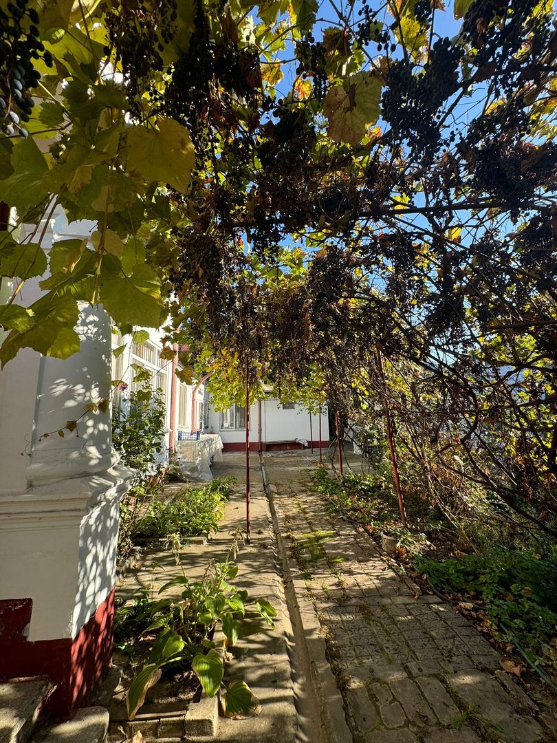 De vânzare  casă situată pe strada Mihail Sadoveanu - Poză 20