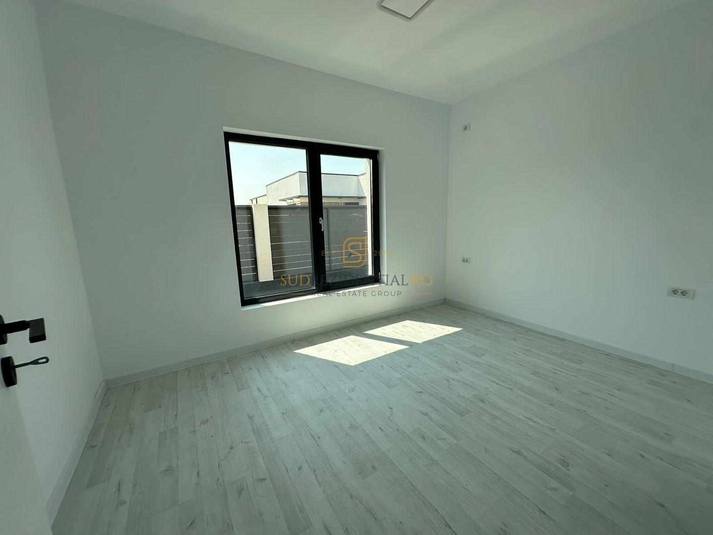 Casă individuală, 4 camere, teren 309 mp - Comuna Berceni - Poză 12