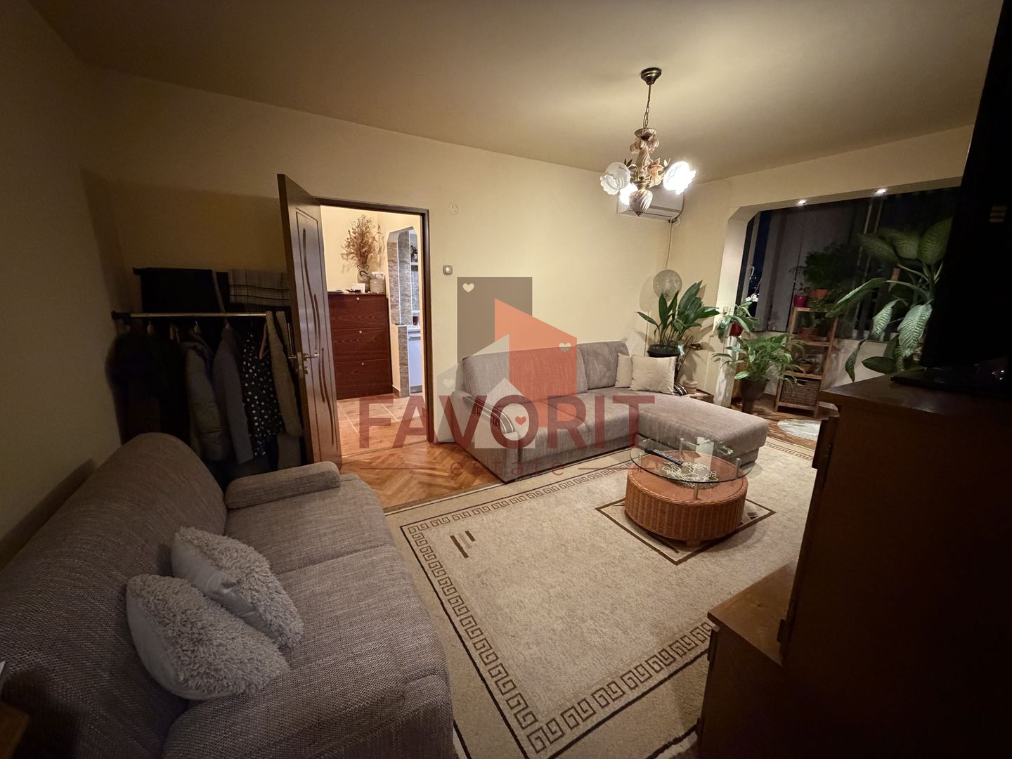 Etaj intermediar. Mobilat. Pozitie excelenta - Poză 4