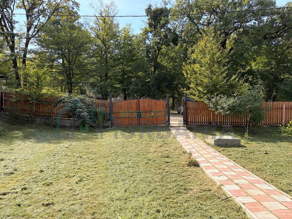 Casă cu 2 dormitoare și living spațios, 105 mp, la marginea pădurii, Strunga - Poză 2