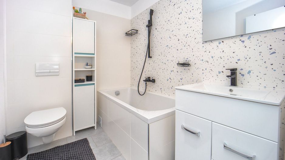 Casă înșiruită de vânzare în Sânpetru | Mobilată și utilată premium - Poză 16