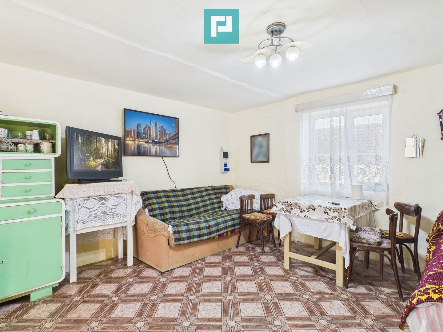 Proprietate cu 3 case din văiugă și teren în Nadab - Poză 13