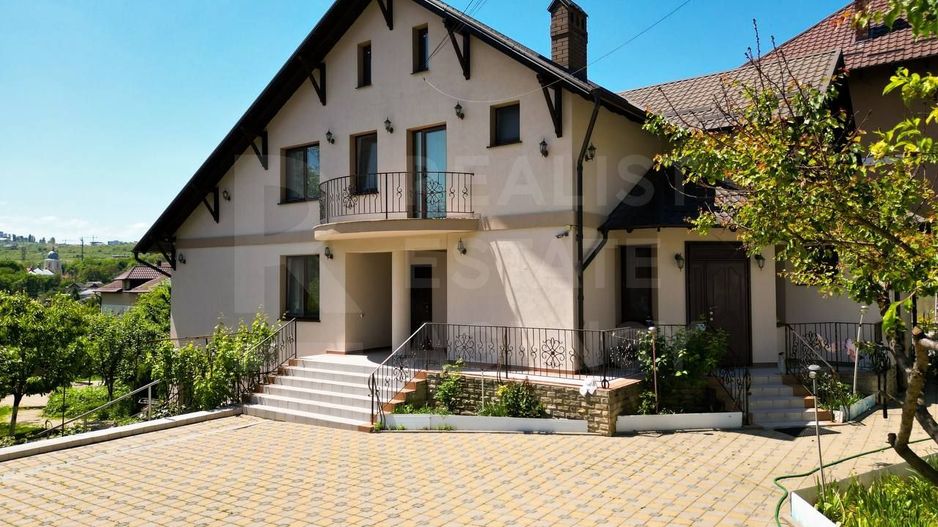 Chirie, Duplex, 6 camere, Strada Vasile Lupu, Buiucani - Poză 1