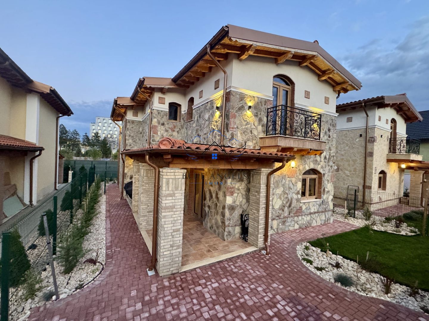 Casa 4 camere, PET FRIENDLY,  Tractorul - Poză 1