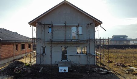 Casă single de vânzare în cartierul Izvor