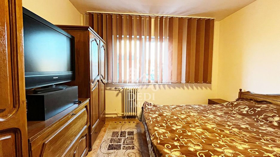 Apartament cu 3 camere de vanzare in zona Rogerius, Oradea - Poză 5