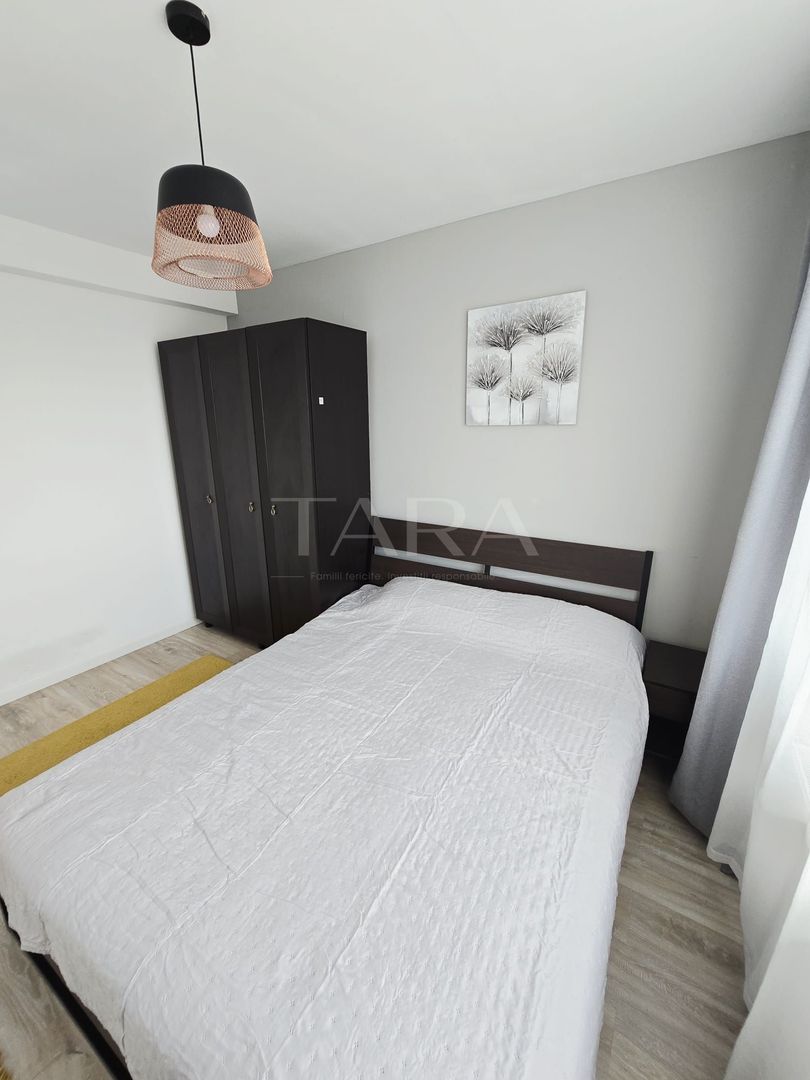 Apartament 3 camere modern cu parcare, zona Terra. - Poză 9