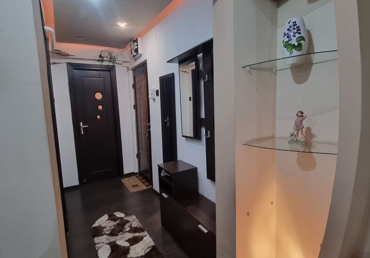 Apartament  3 camere - Poză 2