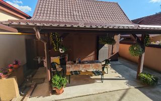 Casă cu teren generos Ghiroda vatra veche - Poză 1