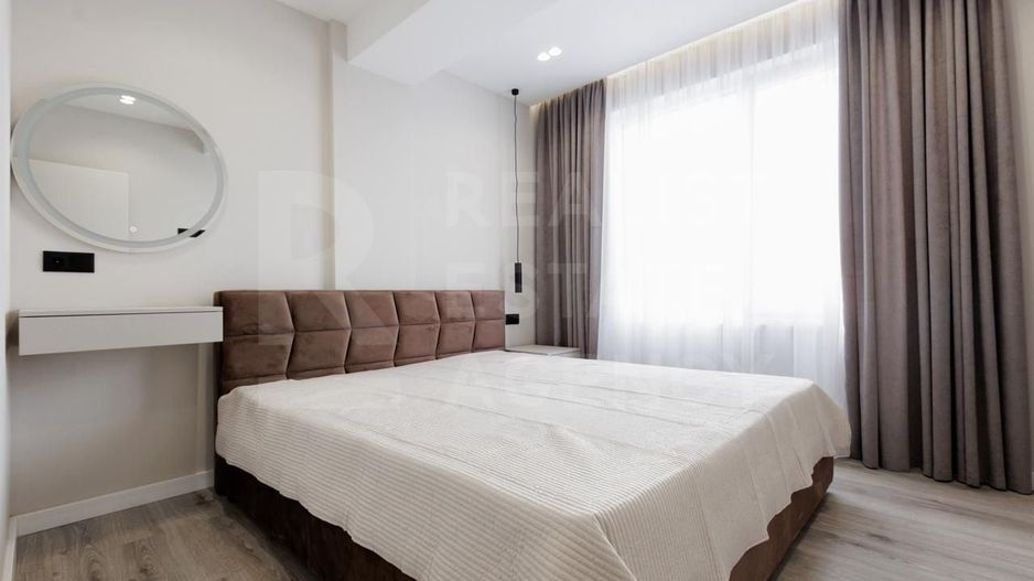 Vânzare, apartament, 2 camere + living, strada Calea Ieşilor, Sculeni - Poză 1