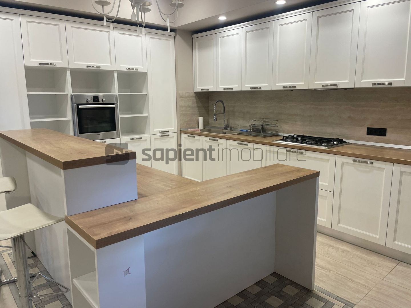 VILA IN ORADEA - Poză 28