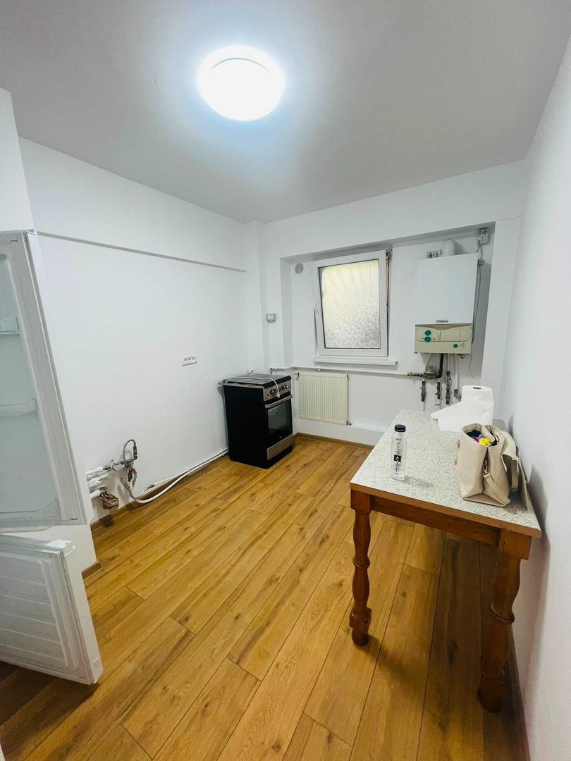 Apartament Luminos 4 camere, Parc Tineretului. Cu Centrala. - Poză 6