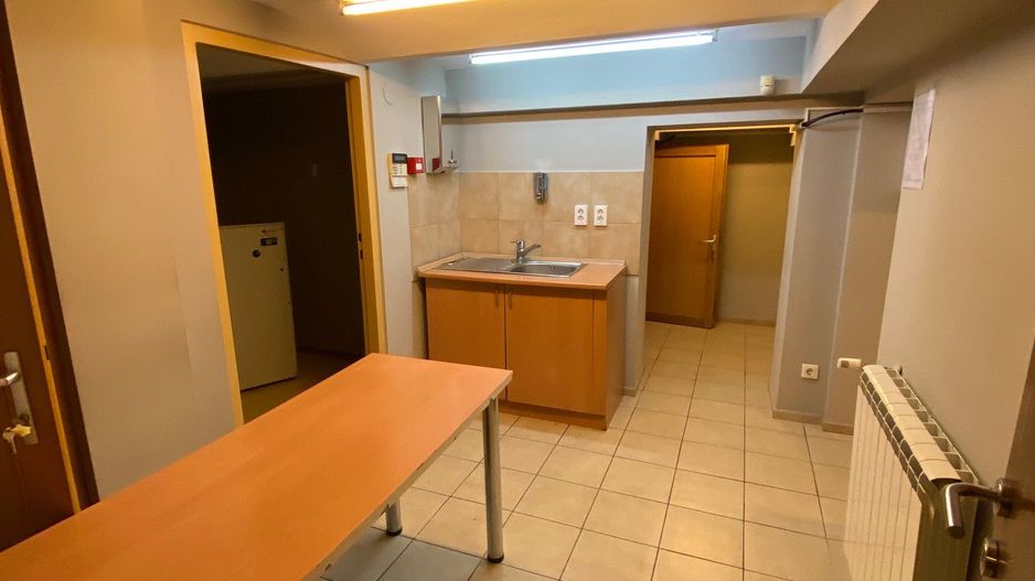 Spatiu de birouri zona CENTRALA - Poză 16