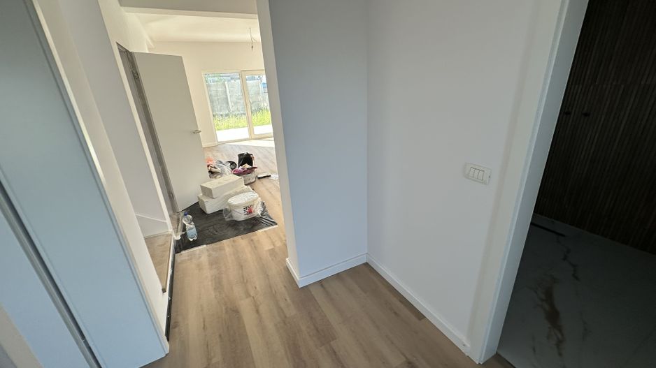 Duplex despartit prin spatiu tehnic - Poză 7