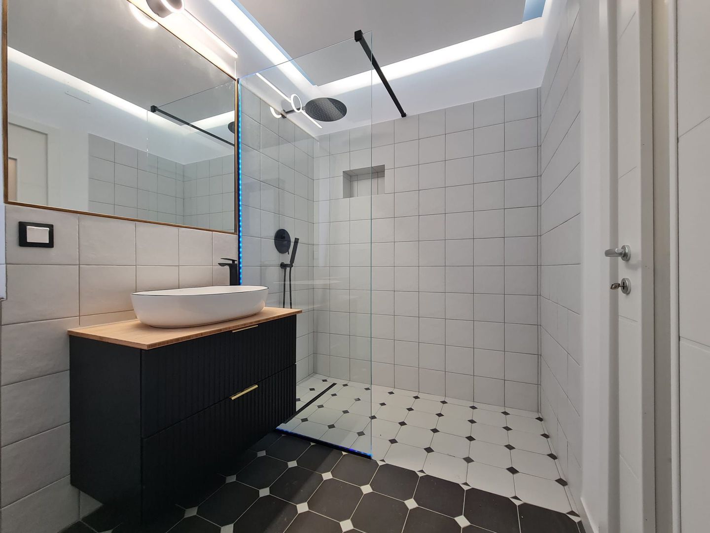 3 camere | Allegoria Colentina | nemobilat | parcare stație electrica - Poză 6