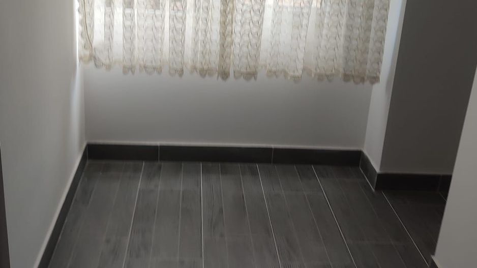 BRASADAS vinde garsonieră etaj 1 Soarelui. - Poză 1