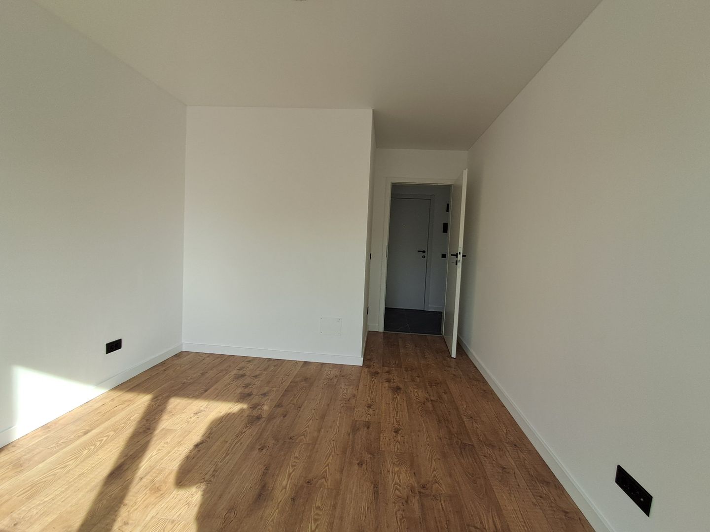 Prima inchiriere 3 camere+ parcare subterana , bloc nou S31 - Poză 8