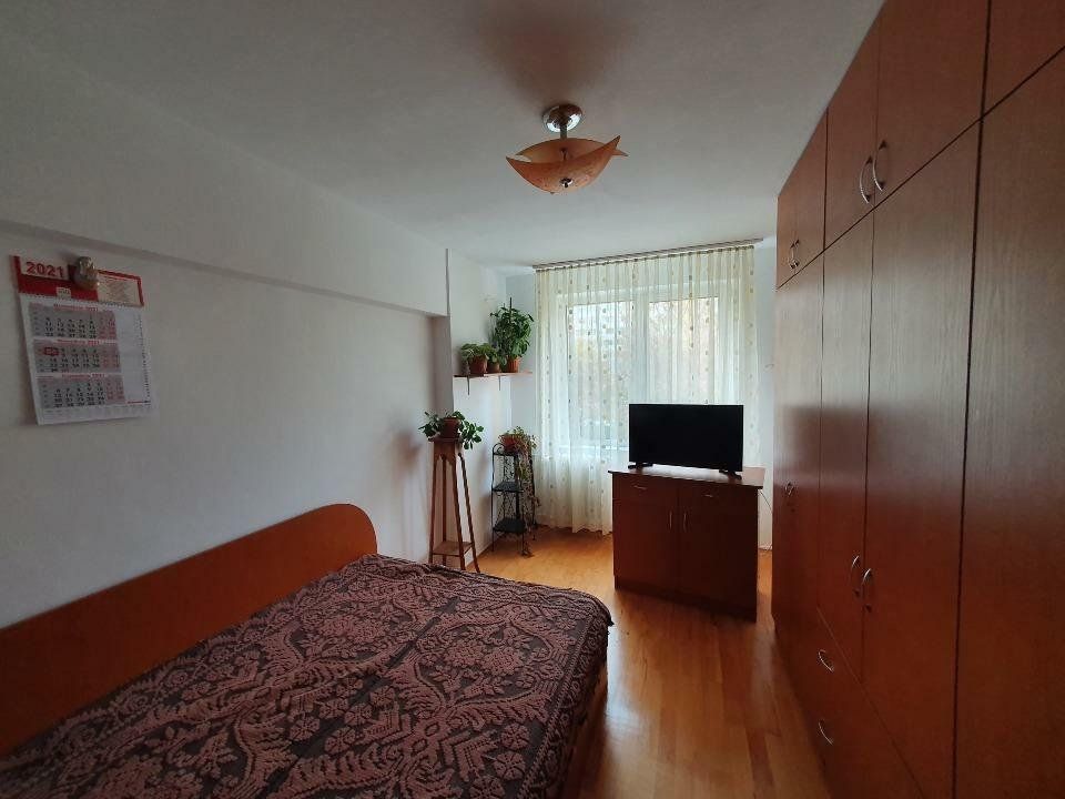 Particular - oferta ap 2 camere decomandat metrou Bucur Obor bloc reabilitat - Poză 5