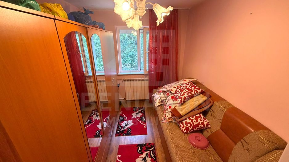 Apartament cu 3 camere - Craiovita Noua - etaj intermediar - Poză 4