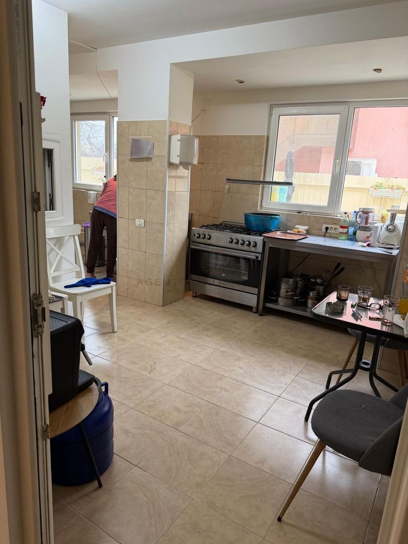 Vila Azil  14 Camere - Poză 13