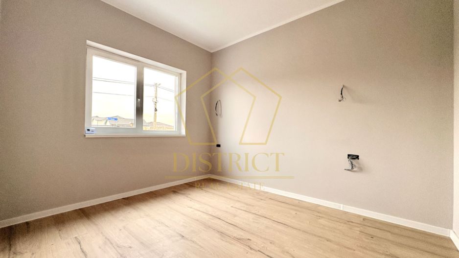 Duplex cu 4 camere, despărțit prin camera tehnica | Mosnita Veche - Poză 7