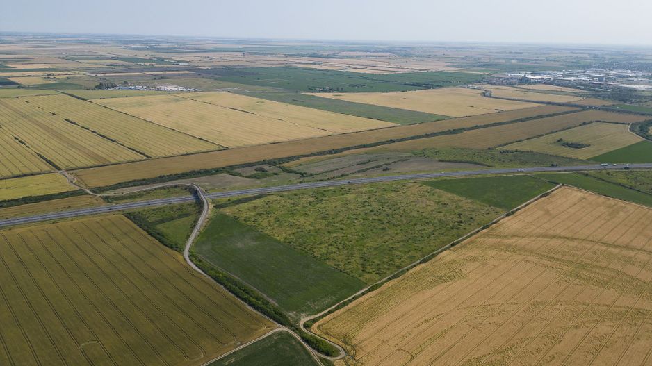 Teren 12 ha la Autostrada A1 cu PUZ aprobat - Poză 3