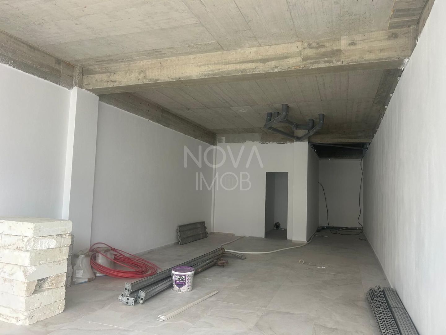 Spatiu comercial de inchiriat 120 mp - vitrina la strada - Selimbar, zona Brana - Poză 4