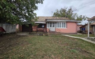 Case tradiționale în Scoposeni, comuna Gorban - 2 locuințe pe teren de 2400 mp - Poză 1