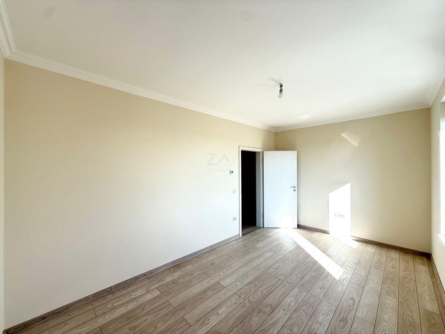 Bloc finalizat. Locatie excelenta. Decomandat. Loc de parcare. - Poză 7