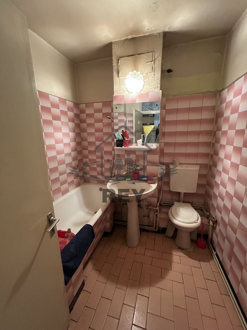 Apartament 4 camere decomandate 4 balcoane etaj 1 Str. Bâlea/Sibiu - Poză 10