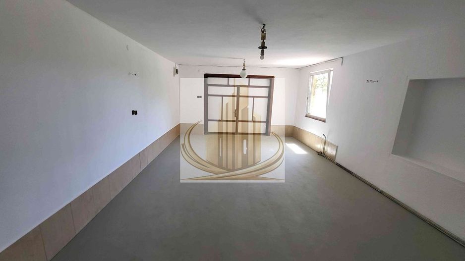 Casă spațioasă, versatilă – ideală pentru firmă sau locuință - Poză 13