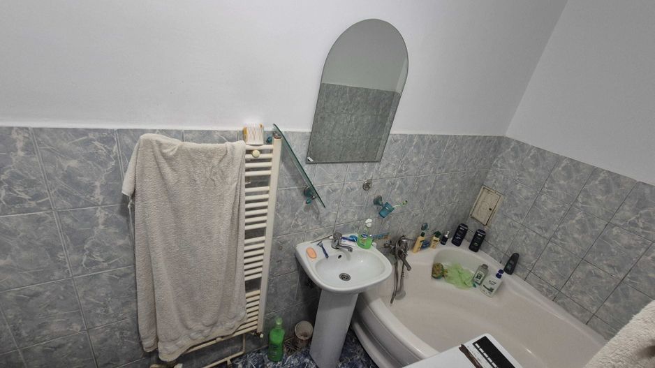 BRASADAS vinde 2 case pe un teren de 360 mp. zona Baritiu. - Poză 3