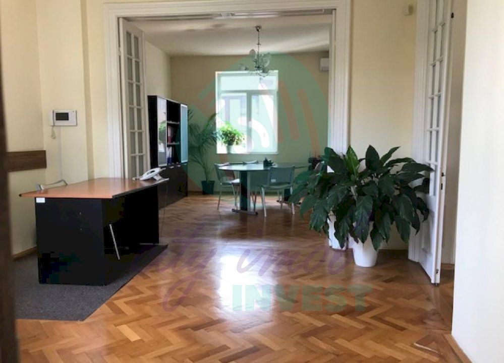 Vila RECONDITIONATA vis-a-vis de PARC - Poză 15