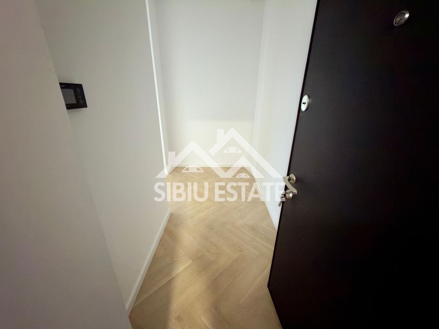 Apartament modern cu 2 camere etaj 1, parcare si balcon - Poză 10
