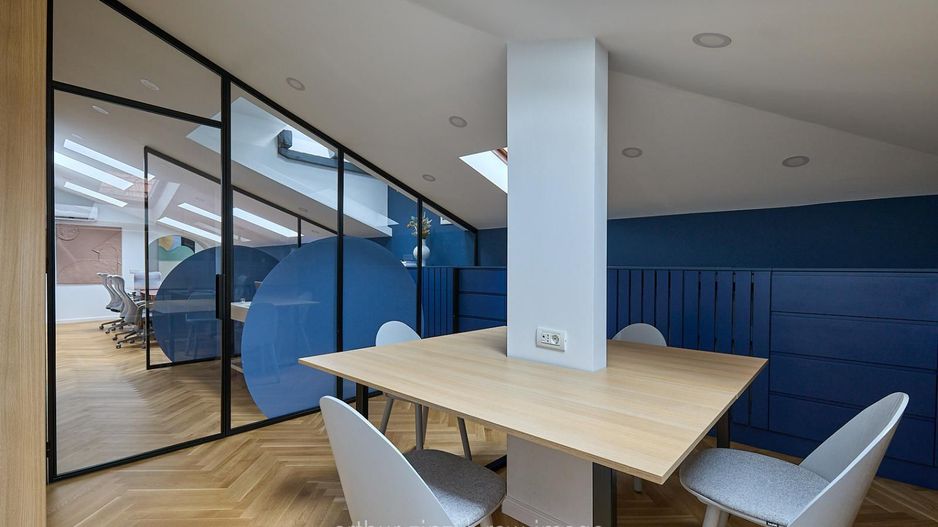 Birou amenajat | Mobilat si utilat | Cladire consolidata si renovata - Poză 19