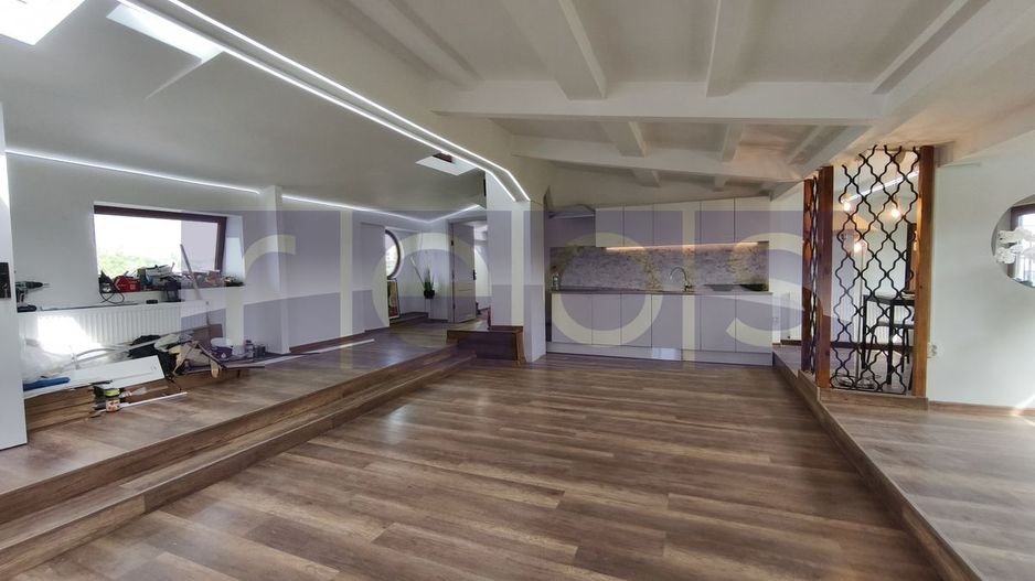 VANZARE 4 CAMERE MANSARDA SPECTACULOASA | VEDERE PANORAMICA PADUREA BANEASA - Poză 9