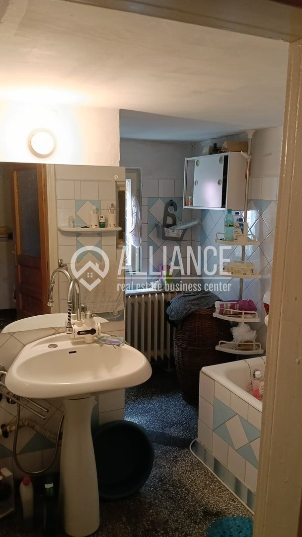 Casa 6 camere zona CAPITOL-CENTRAL  ( cod 12 ) - Poză 11