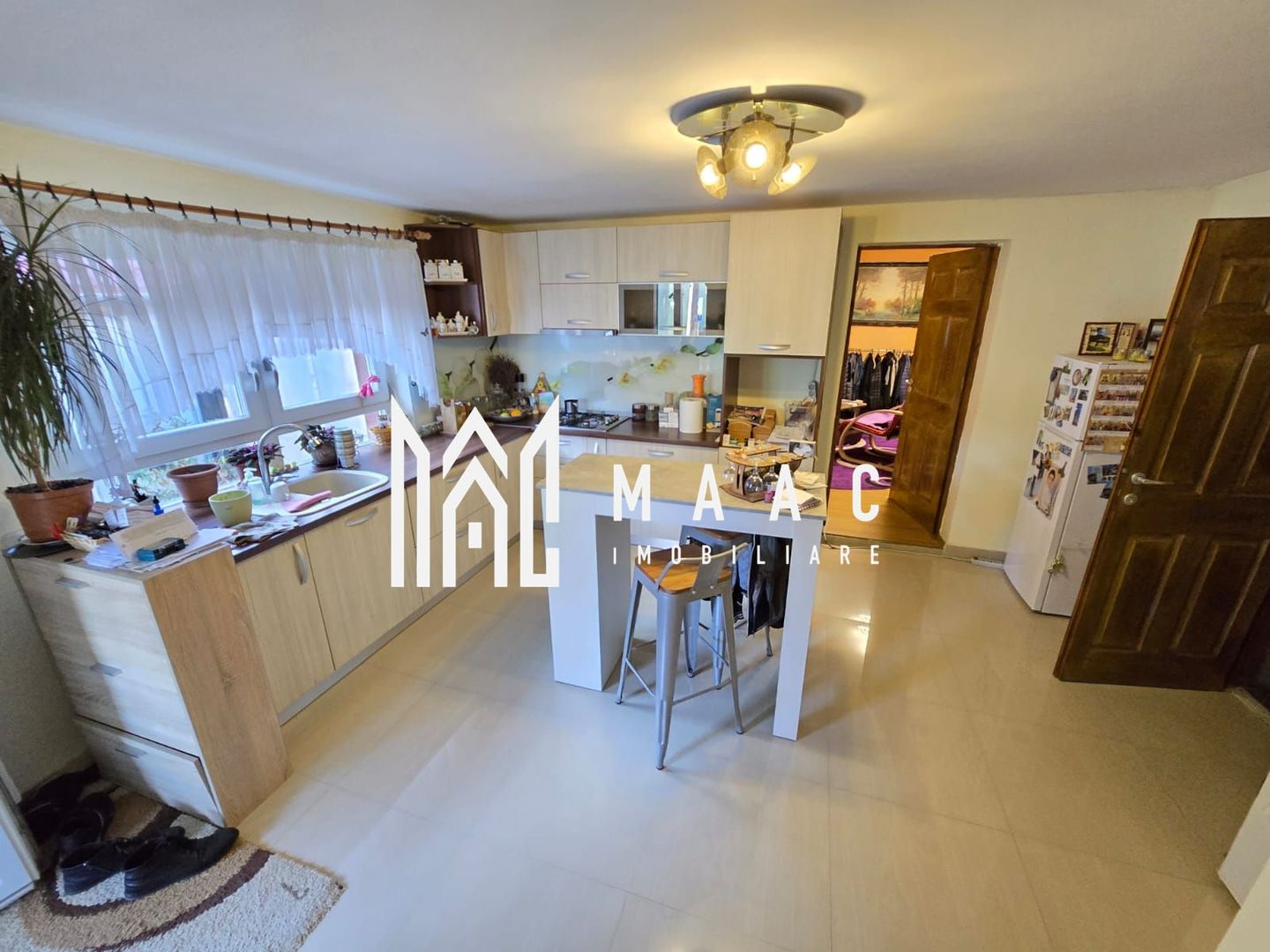 Casa 7 camere 3 bai 2 intrari Zona Garii - Poză 12