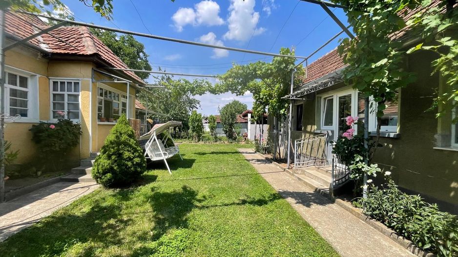 Oază de liniște aproape de Oradea | Casă renovată cu grădină și garaj - Poză 1