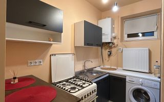 Garsonieră decomandată | Trei Stejari, Sibiu | 28 mp, mobilată, utilată - Poză 2