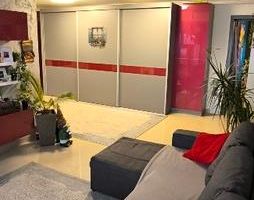 Vând apartament cu 3 camere - Poză 2